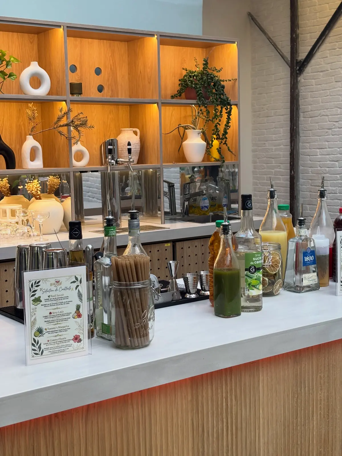 Bar mobile Bar'OOF installé pour un événement d'entreprise en intérieur