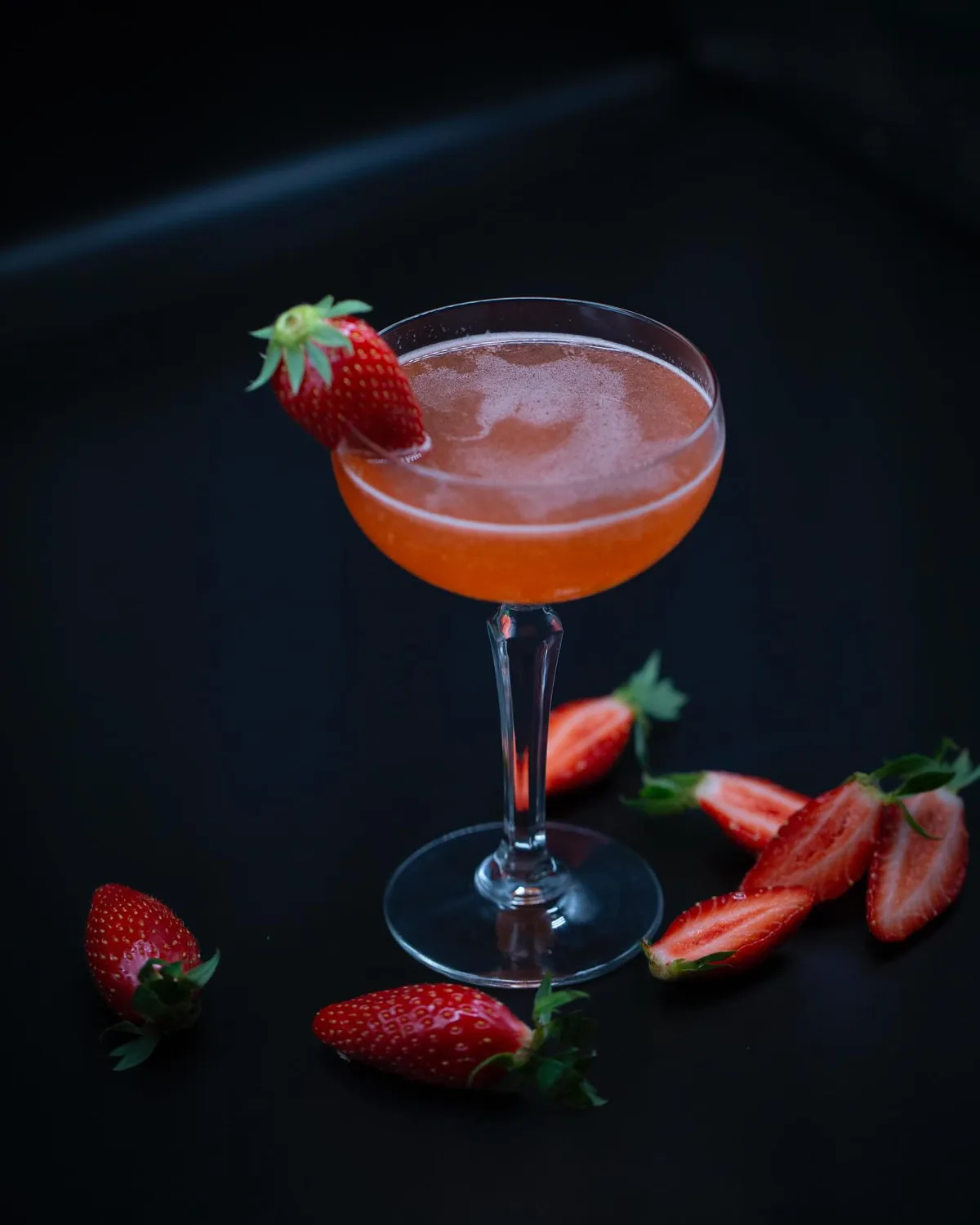 Daiquiri fraise, cocktail signature préparé par le barman Bar'OOF