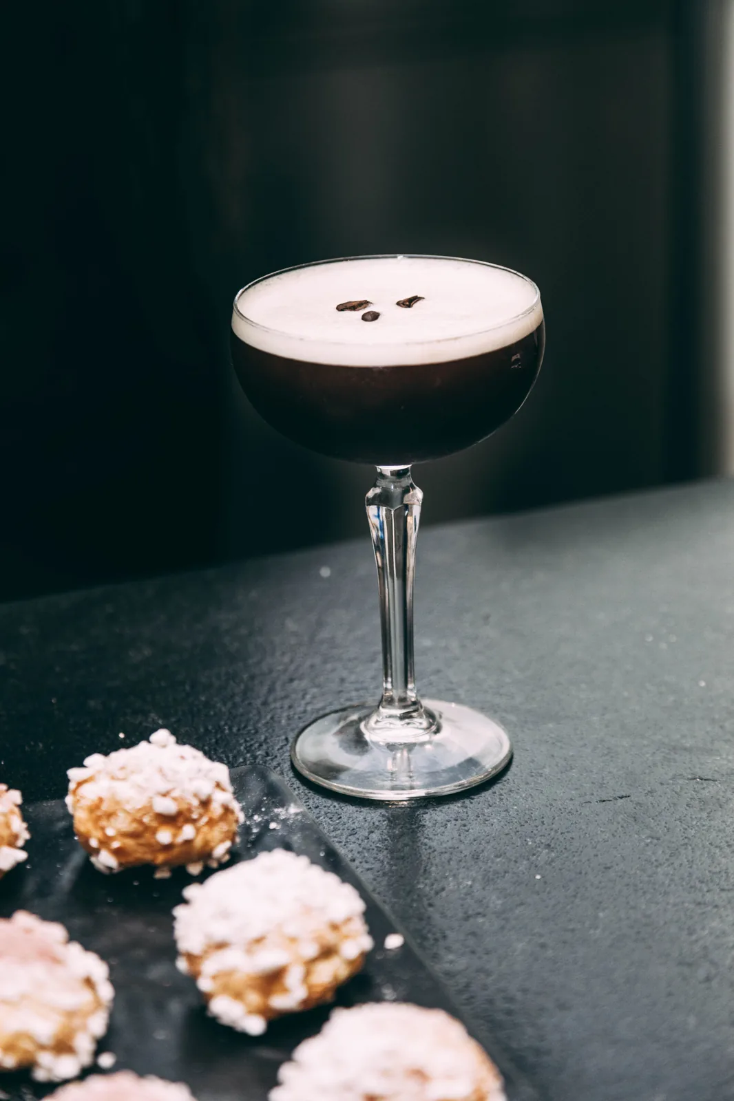 Espresso Martini préparé minute par le barman Bar'OOF